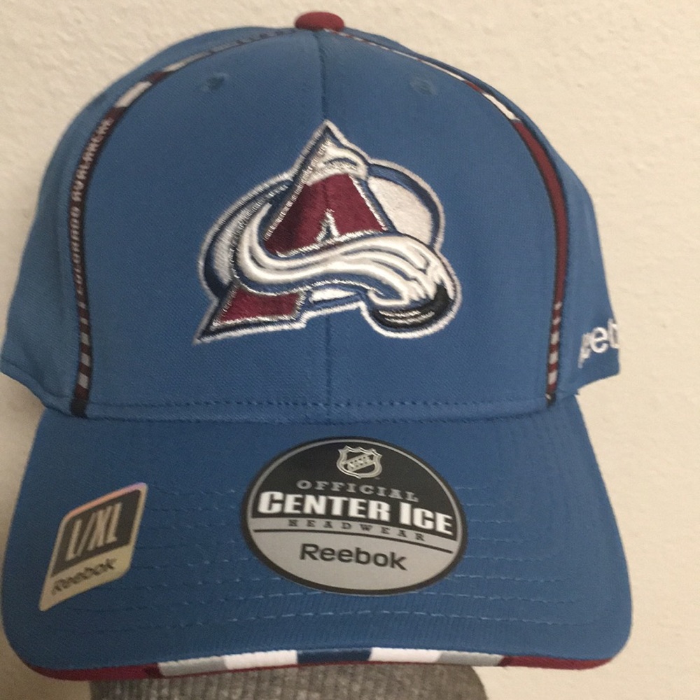 Colorado avalanche stretch Reebok size l to xl